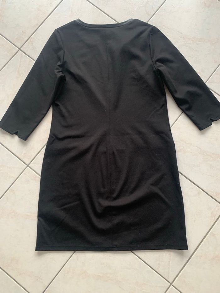 Robe noire - photo numéro 4