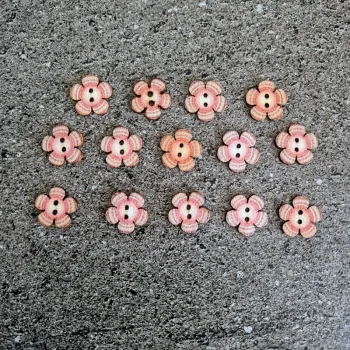 Lot de 14 boutons fleurs en bois