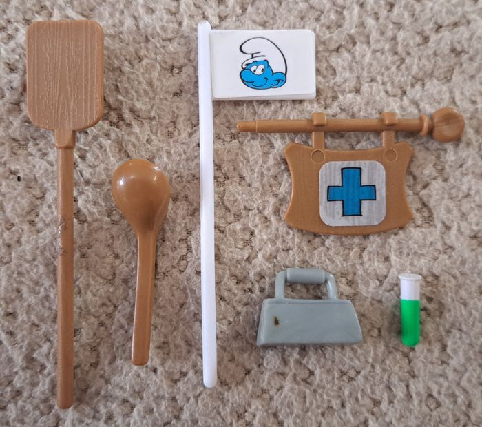 🪆 Lot d'accessoires vintage pour figurine Schtroumpf de Peyo - photo numéro 2
