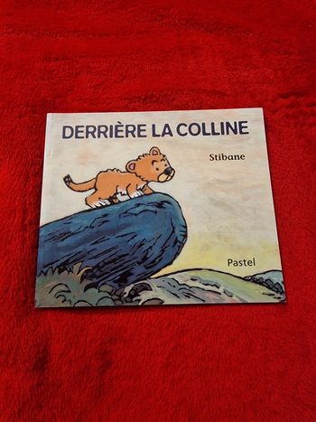 Livre derrière la colline