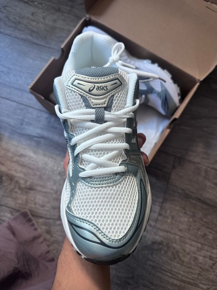 Asics Gel Kayano 14 taille 45 - photo numéro 4