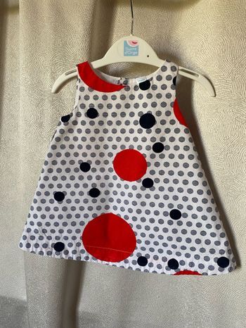 Très jolie robe à pois 3 mois Obaibi