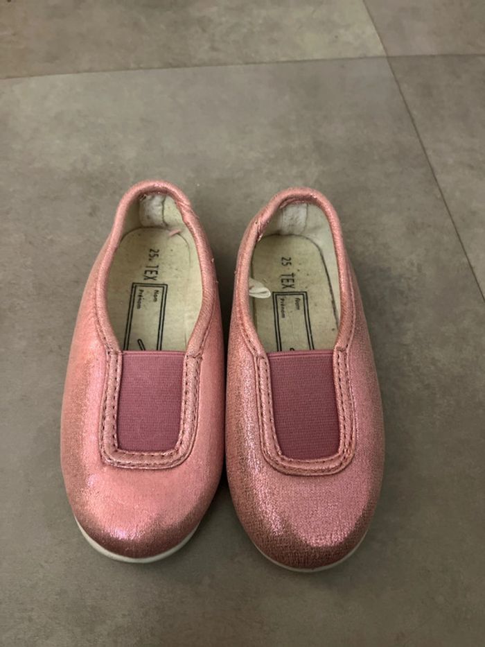 Chaussons roses brillants - photo numéro 4