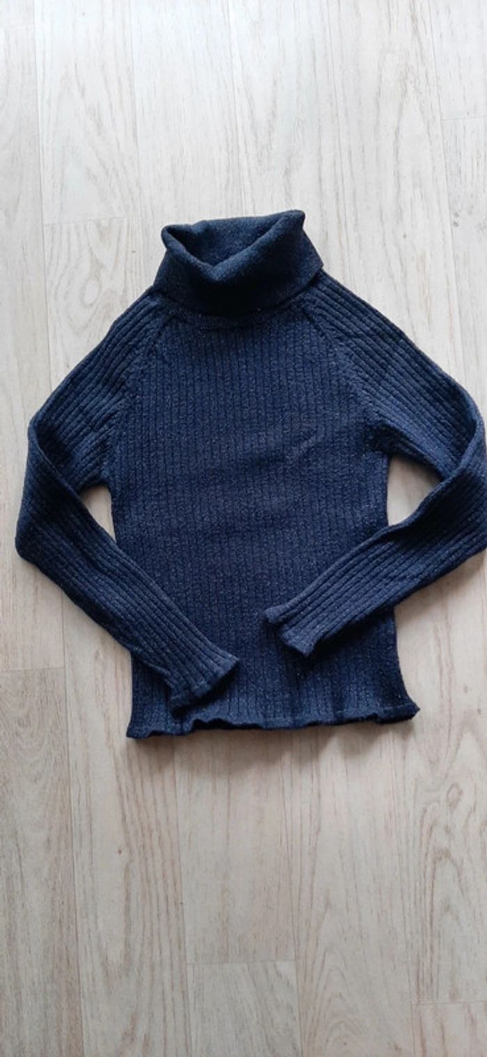 Pull à paillettes col roulé