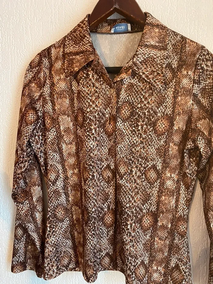 Chemise kiabi vintage marron motif serpent - photo numéro 2