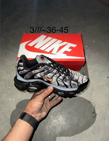 Nike tn militaire gris noir orange 42