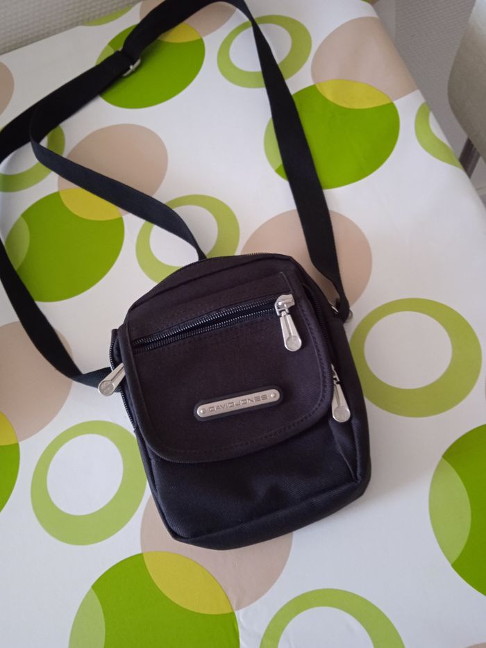 Vend sacoche homme noir marque David Jones - photo numéro 3