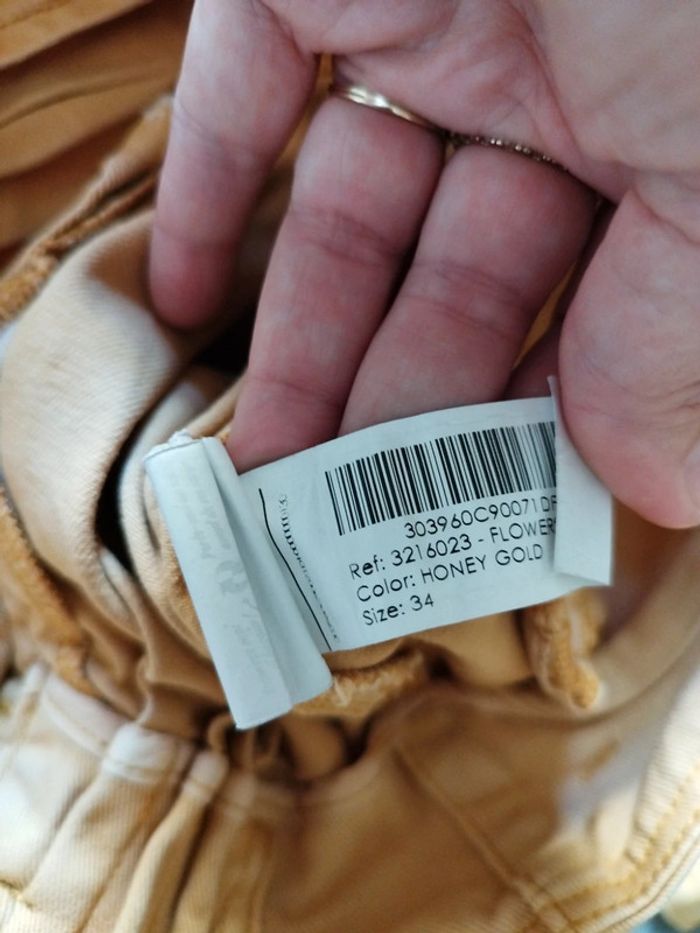 Short jaune bonobo taille 34 - photo numéro 3