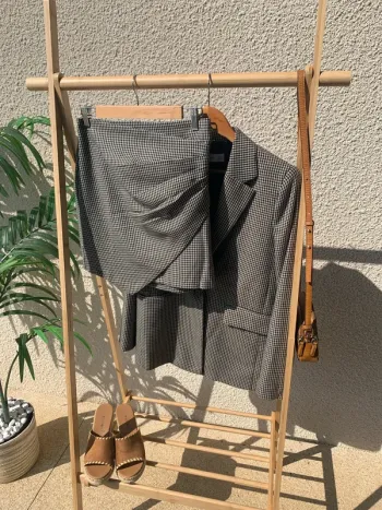 Tailleur jupe Mango