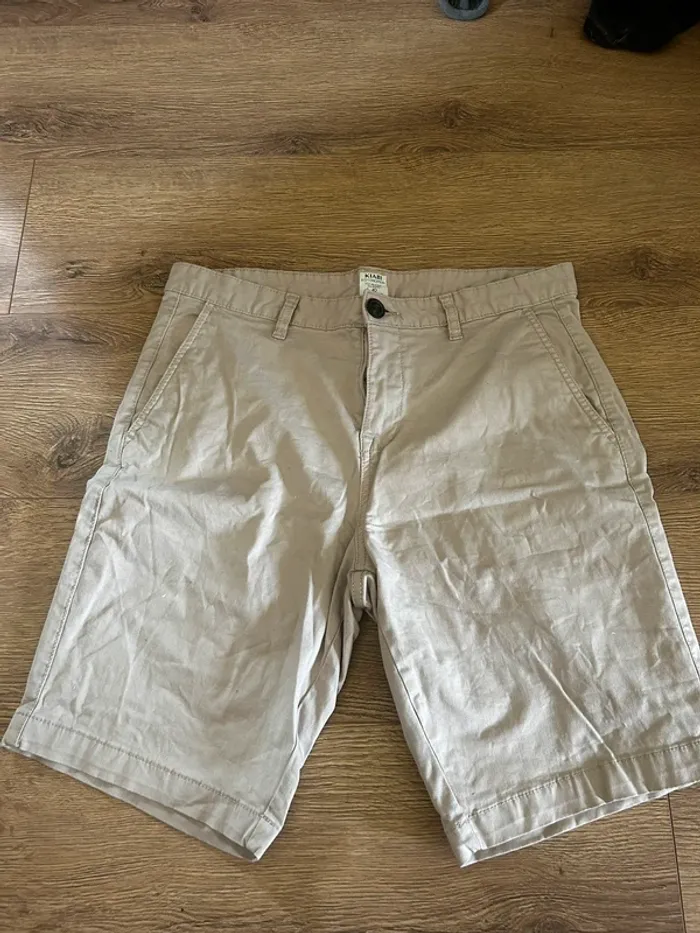 Short chino