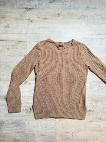 Pull beige col rond