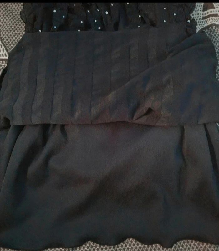 Robe noir a paillettes taille 12/14 ans - photo numéro 5