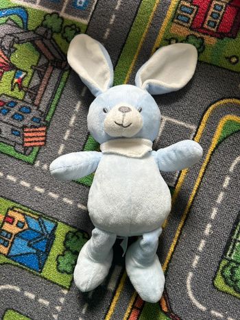Doudou lapin bleu , mes petits cailloux