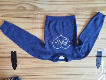 Pull bleu