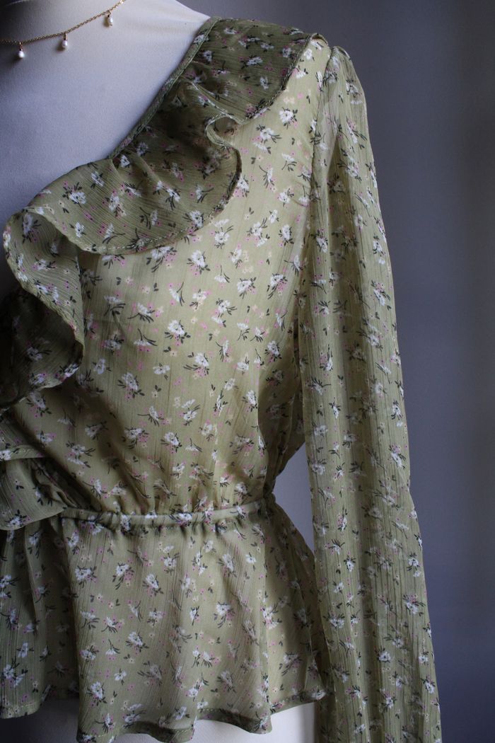 Blouse fleurie Stradivarius vert sauge - photo numéro 5