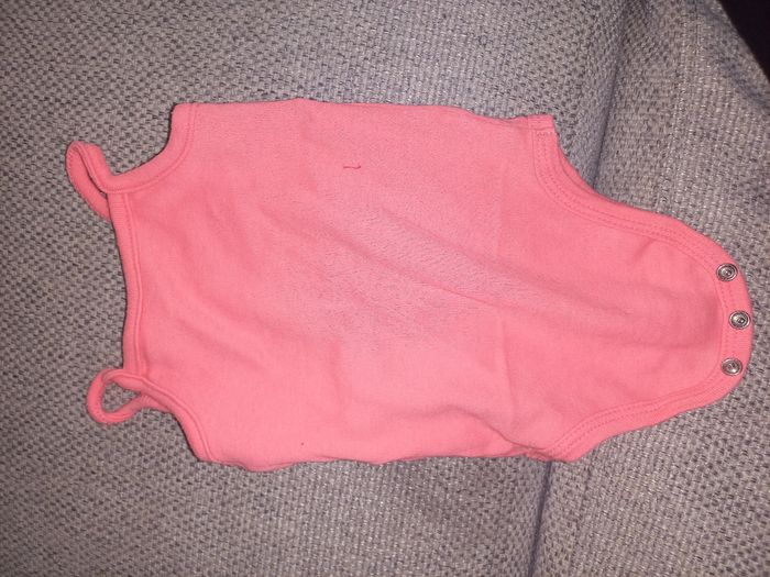 Lot 2 bodies bretelles 62 cm