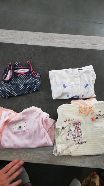 Lot body et pyjamas légers