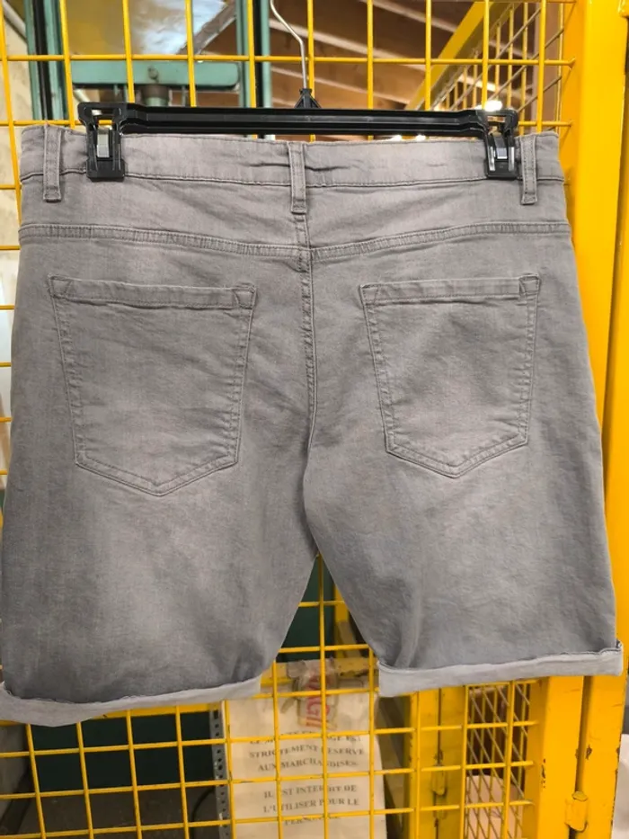 197495 short gris homme M sans marque - photo numéro 2