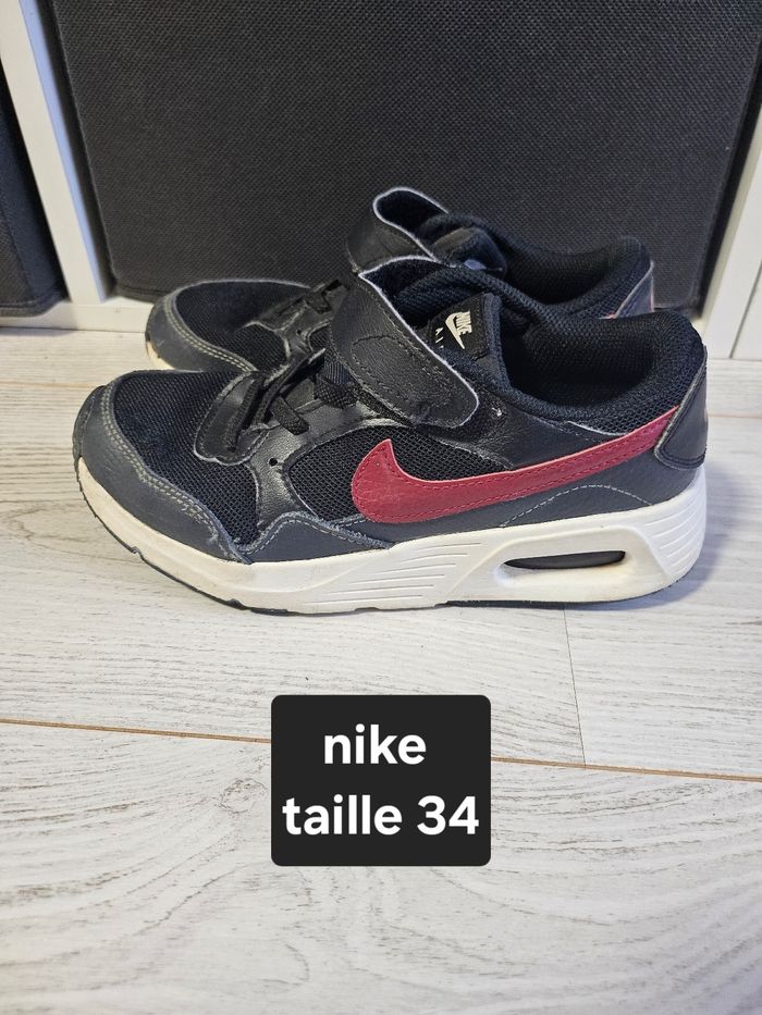 Basket Nike Air max taille 34