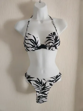 Maillot de bain 2 pièces Etam blanc et feuillage noir 90B / 40