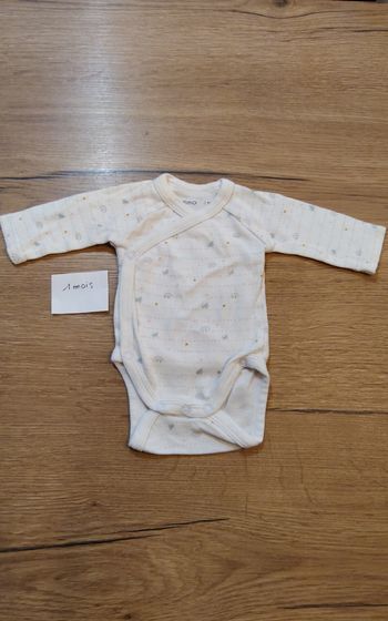 Bodie bébé 1 mois