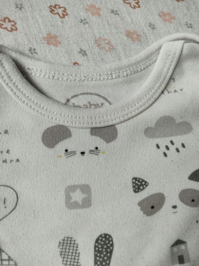 Lot de 2 bodies manches longues Baby Club - Taille 9 mois - Très bon état général - photo numéro 3