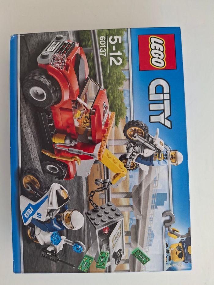 Lego 60137
