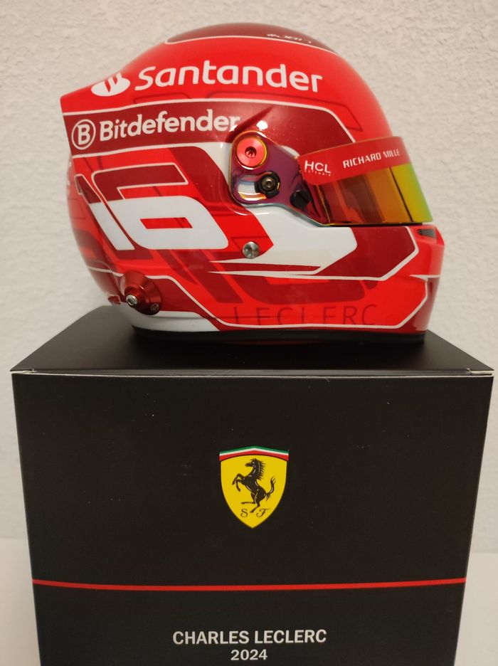 Casque 1/2 Ferrari helmet Leclerc neuf