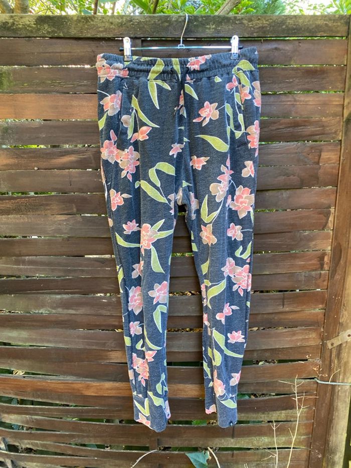 Pantalon fleuris - photo numéro 3