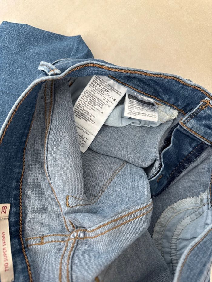 Jeans Levis femme neuf taille 28 - photo numéro 4