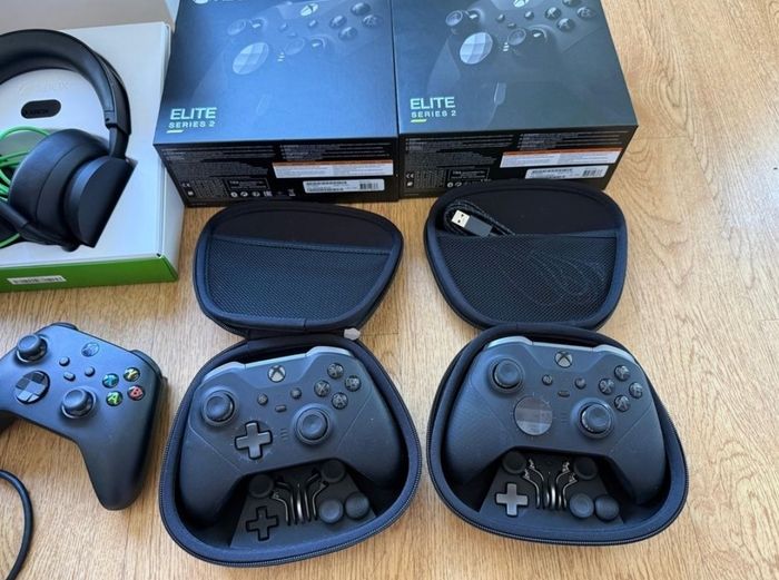 Xbox Series X + 2x Elite Series 🎮 2 (avec OVP) - photo numéro 2
