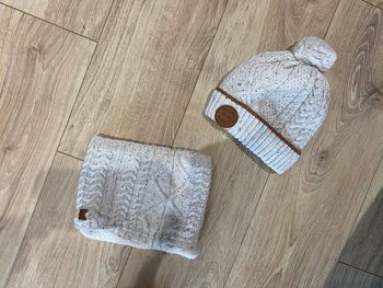 Bonnet et tour de cou