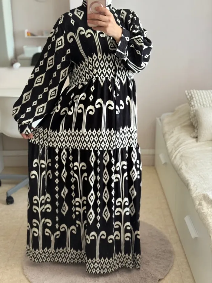 Robe longue noire - photo numéro 3