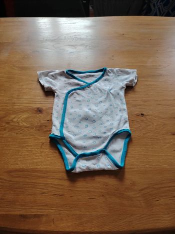 Bodie manche courte taille 3 mois