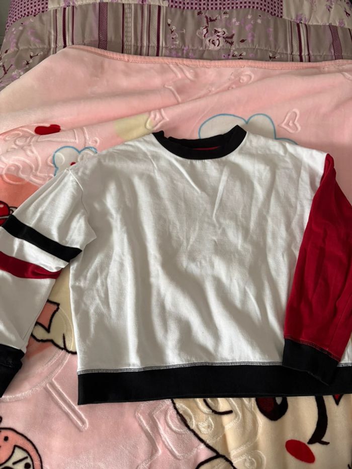 Pull rouge et blanc