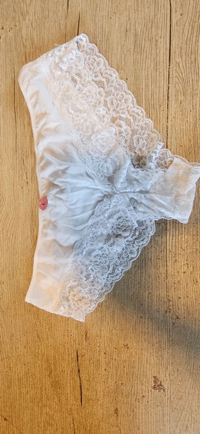 Culotte blanche avec dentelle, Kiabi, taille L, neuve - photo numéro 3