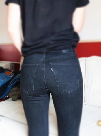Jean levi’s high super skinny 28