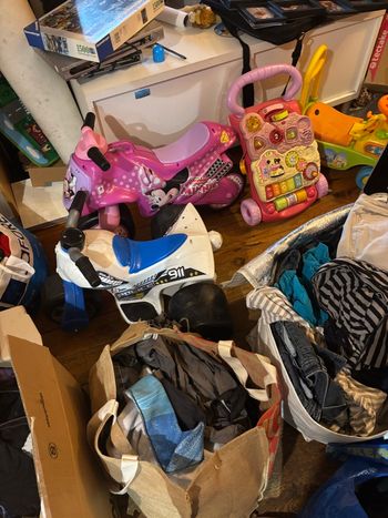  Vêtements fille de 0 à 4 ans et jouets 