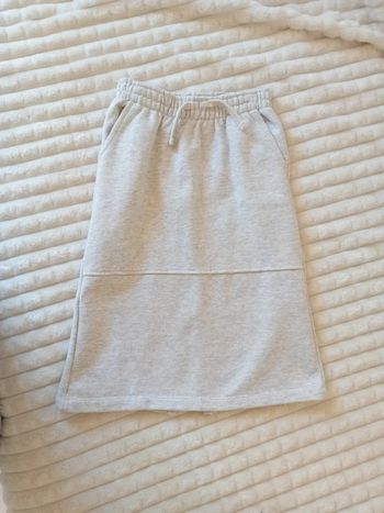Jupe en molleton mi-longue 9ans Zara 🩶🌼