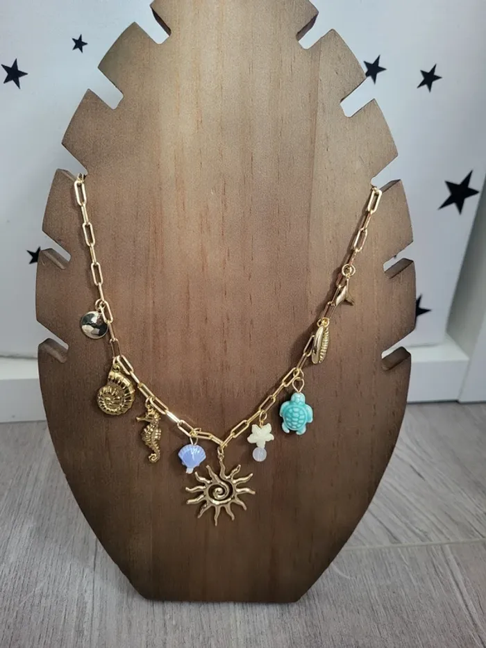 Collier acier inoxydable doré avec charm Soleil, hippocampe, coquille St Jacques - photo numéro 3
