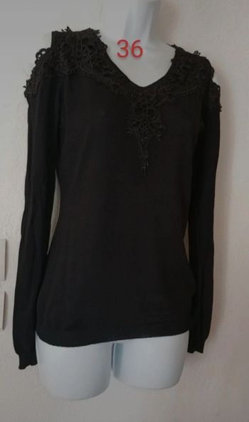 Pull épaules dénudées femme.36..