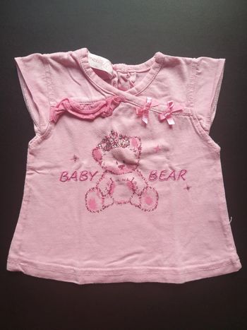 Joli t-shirt manche courte en 3 mois