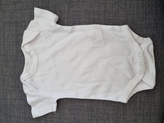 Lot de 3 bodies demi manches 1 mois - photo numéro 3