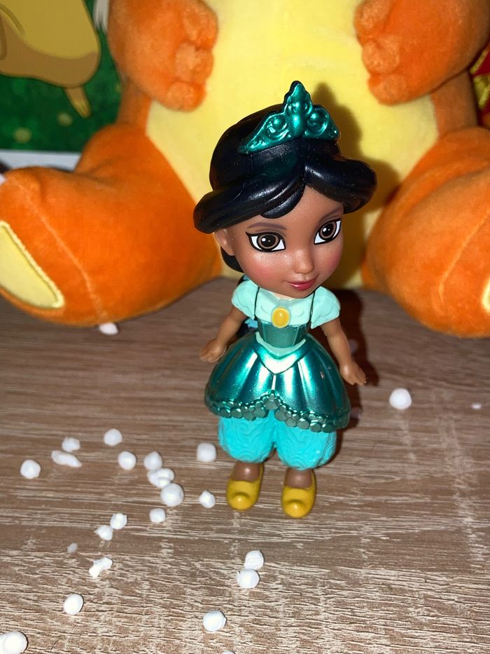 Figurine Jasmine Disney Princess - photo numéro 2