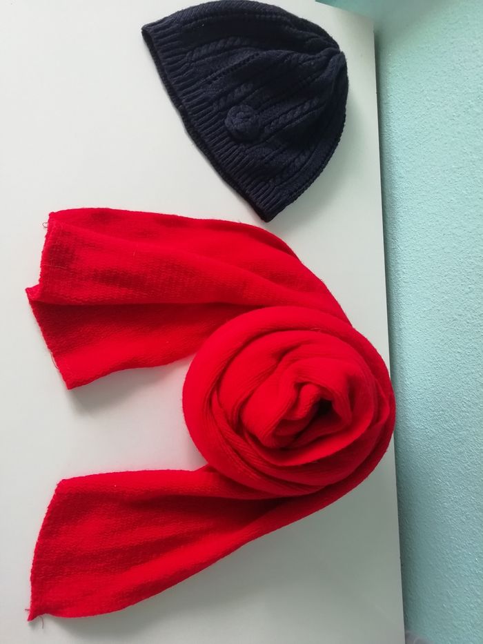 Écharpe et bonnet en laine - photo numéro 2