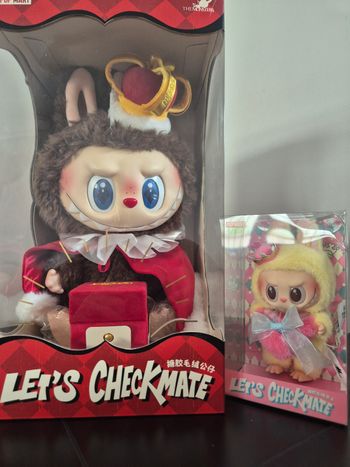 Popmart Let's checkmate King & Queen