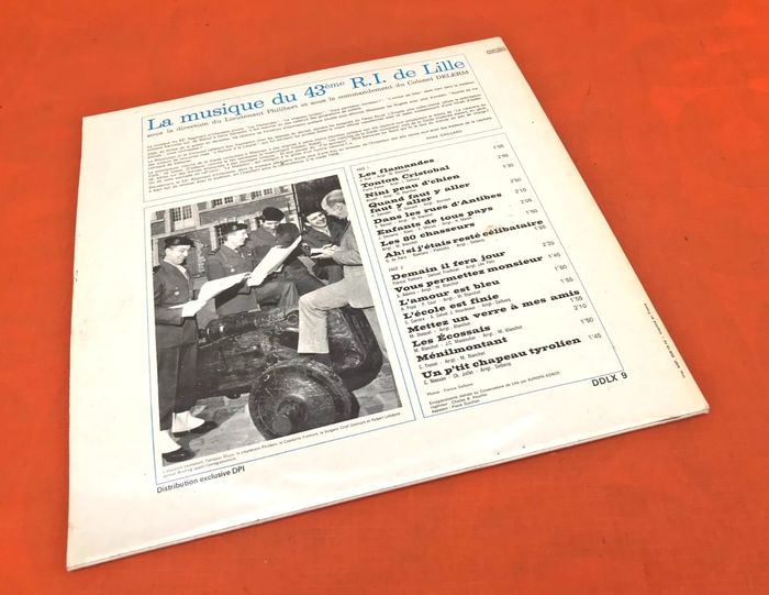 Vinyle 33 tours La musique du 43ème de Lille Les chansons qui marchent (1968) Disques DEESSE DDLX9 - photo numéro 3