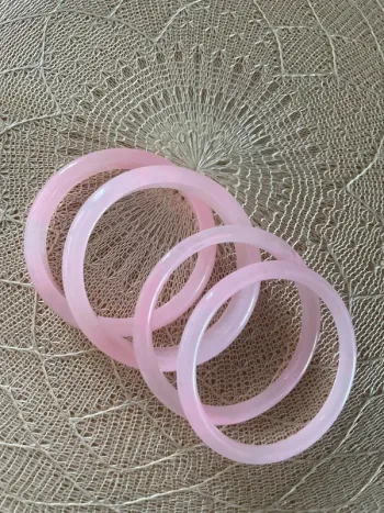 Lot 4 bracelets acrylique rose pâle