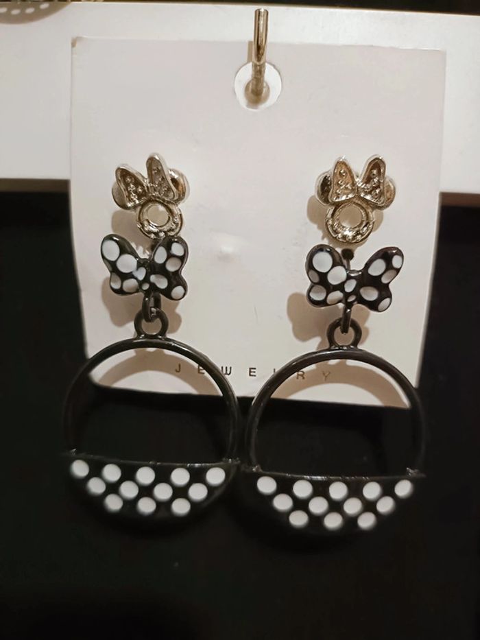 2 Boucles d'oreilles style noeud de Minnie