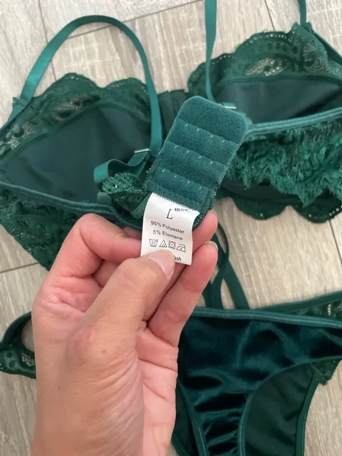Ensemble lingerie - photo numéro 5